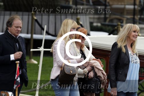 Amsterdam 7 april 2011
Surprise feestje voor Patricia Paay haar 62e verjaardag bij het Hilton hotel.
oa aanwezig haar vader en moeder vriend Nicky v Dam schoonvader zus Yvonne Keeley met dochter en John en Loes v Katwijk. Ze varen met boot door de grachten.
Peter Smulders bv
Peter Smulders bv