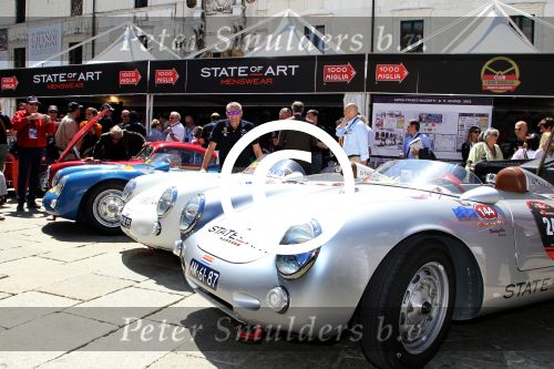 Brescia 16 en 17 mei 2012
State of Art is sponsor van de mille miglia en rijdt met div rijders in hun porsches spyder. Oa Jan Peter Balkenende Koen Wauters en jan Kees de Jager rijden mee. Allard Kalff
Peter Smulders bv
Peter Smulders bv