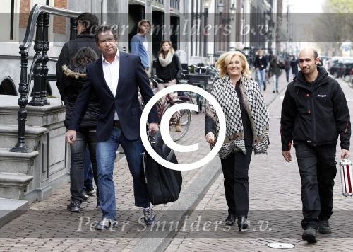 Amsterdam 24 april 2012
Presentatie l Homo met Linda de Mol en op de cover kussend Thijs Romer en Tygo Gernandt. Anita Meyer met ex Ton de Leeuwe
Peter Smulders bv