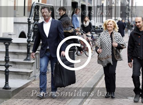 Amsterdam 24 april 2012
Presentatie l Homo met Linda de Mol en op de cover kussend Thijs Romer en Tygo Gernandt. Anita Meyer met ex Ton de Leeuwe
Peter Smulders bv