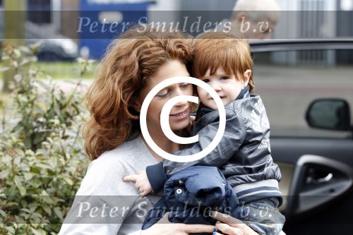 Nieuwegein 26 april 2012
Barbara Barend en haar zoon Seb bij presentatie fiets waarvan gedeelt opbrengst naar MKI gaat.
Peter Smulders bv