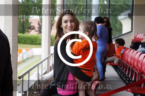 Lausanne, 17 en 18 Mei 2012
Trainingskamp Nederlands elftal op weg naar EK 2012
Robin v Persie samen met zijn vrouw Bouchra v Persie en hun kinderen
Foto Peter Smulders BV