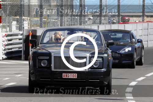 Monaco 7 mei 2012
Connie Breukhoven en haar nieuwe vriend Ben Angelier vier met zijn kinderen en vrienden zijn 60e verjaardag. Ze vertrekken bij zijn huis / appartement met rolls royce cabrio.
Peter Smulders bv