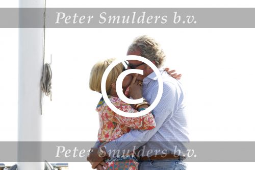 Cannes 10 mei 2012
Connie Breukhoven met haar nieuwe vriend Ben Angelier bij de strandtent van het Carlton Hotel in Cannes.
Peter Smulders bv