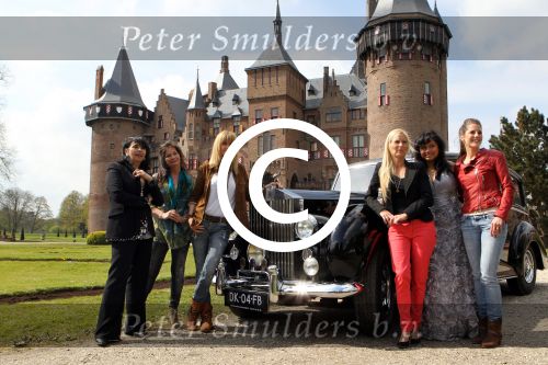 Haarzuilens 25 april 2012
Presentatie expositie trouwjurken van div bn ers waaronder Daphne Deckers, Frans en Mariska Bauer, Thierry Duval en Belinda Meuldijk, Laura Fyji met man Kristel Hoekstra met zoon Linda Wagemakers bij kasteel de Haar.
Peter Smulders bv