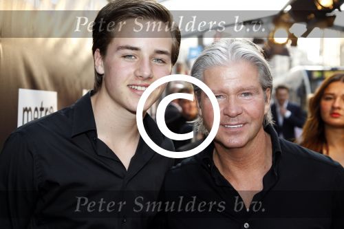 Amsterdam 22 mei 2012
Premiee Man in Black III in Tuschinski. Dries Roelvin met zoon
Peter Smulders bv