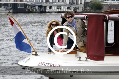 Amsterdam 20 april 2012
Jan Slagter gaat met de winnaars van het songfestival 2011
Ell en Nikki uit Azerbeidzjan varen op de amsterdamse grachten.
Peter Smulders bv