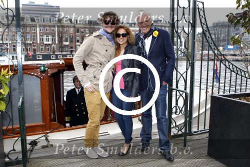 Amsterdam 20 april 2012
Jan Slagter gaat met de winnaars van het songfestival 2011
Ell en Nikki uit Azerbeidzjan varen op de amsterdamse grachten.
Peter Smulders bv