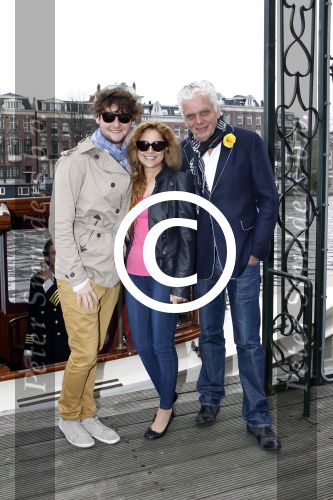 Amsterdam 20 april 2012
Jan Slagter gaat met de winnaars van het songfestival 2011
Ell en Nikki uit Azerbeidzjan varen op de amsterdamse grachten.
Peter Smulders bv