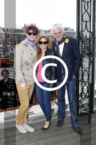 Amsterdam 20 april 2012
Jan Slagter gaat met de winnaars van het songfestival 2011
Ell en Nikki uit Azerbeidzjan varen op de amsterdamse grachten.
Peter Smulders bv