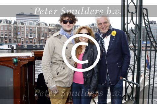 Amsterdam 20 april 2012
Jan Slagter gaat met de winnaars van het songfestival 2011
Ell en Nikki uit Azerbeidzjan varen op de amsterdamse grachten.
Peter Smulders bv