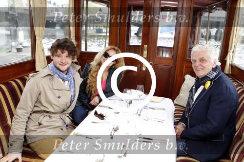 Amsterdam 20 april 2012
Jan Slagter gaat met de winnaars van het songfestival 2011
Ell en Nikki uit Azerbeidzjan varen op de amsterdamse grachten.
Peter Smulders bv