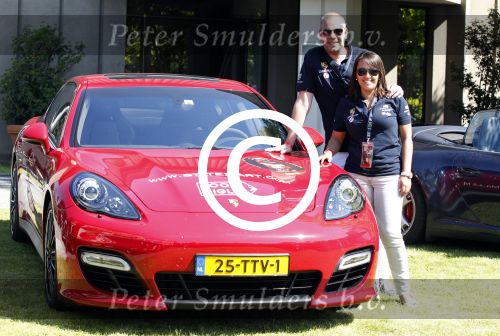 Brescia 16 en 17 mei 2012
State of Art is sponsor van de mille miglia en rijdt met div rijders in hun porsches spyder. Oa Jan Peter Balkenende Koen Wauters en jan Kees de Jager rijden mee. Tom Huyskens en zijn vrouw Eugenie Vossen
Peter Smulders bv
Peter Smulders bv