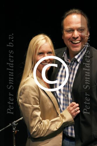 Oss, 23 April 2012
Persconferentie Frans Bauer met zijn Band voor zijn nieuwe tour door Nederland
Op de foto Frans Bauer met zijn echtgenote Mariska Bauer
Foto Peter Smulders BV