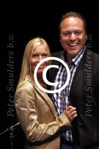 Oss, 23 April 2012
Persconferentie Frans Bauer met zijn Band voor zijn nieuwe tour door Nederland
Op de foto Frans Bauer met zijn echtgenote Mariska Bauer
Foto Peter Smulders BV