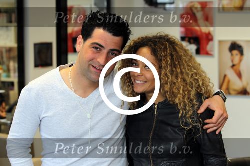 Hoofddorp 14 mei 2012
Kapper Hanni Hanna knipt Fajah lourens. Hanni knipt vele voetballers en bn ers.
Peter Smulders bv