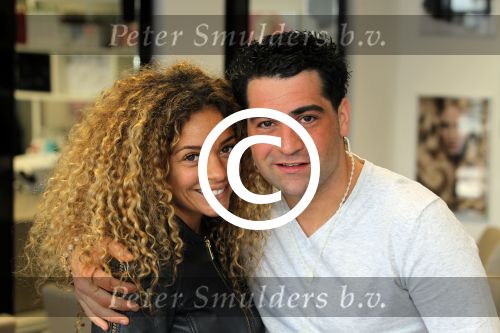Hoofddorp 14 mei 2012
Kapper Hanni Hanna knipt Fajah lourens. Hanni knipt vele voetballers en bn ers.
Peter Smulders bv
