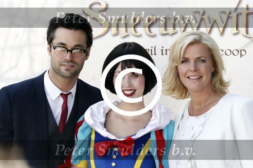 Hoofddorp 21 april 2012
Premiere sneeuwwitje in bioscoop Hoofddorp. Jan Kooijman met Irene Moors
Peter Smulders bv