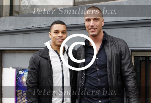 Amsterdam 24 april 2012
Presentatie l Homo met Linda de Mol en op de cover kussend Thijs Romer en Tygo Gernandt. Jeffrey Wammes met een kennis
Peter Smulders bv
