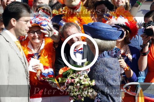 Rhenen en Veenedaal 30 april 2012
Koninginnedag met daarbij aanwezig koningin Beatrix Prins Willem Alexander Prinses Maxima Prins Constantijn Prinses Laurentien Prinses Margrite Prins Maurits Prinses Marilene Prins Bernhard Prinses Annette Prins Pieter Christiaan Prins Floris Prinses Aimee en Pieter v Vollenhoven.
Johan Vlemmix
Peter Smulders bv