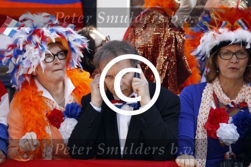 Rhenen en Veenedaal 30 april 2012
Koninginnedag met daarbij aanwezig koningin Beatrix Prins Willem Alexander Prinses Maxima Prins Constantijn Prinses Laurentien Prinses Margrite Prins Maurits Prinses Marilene Prins Bernhard Prinses Annette Prins Pieter Christiaan Prins Floris Prinses Aimee en Pieter v Vollenhoven.
Peter Smulders bv