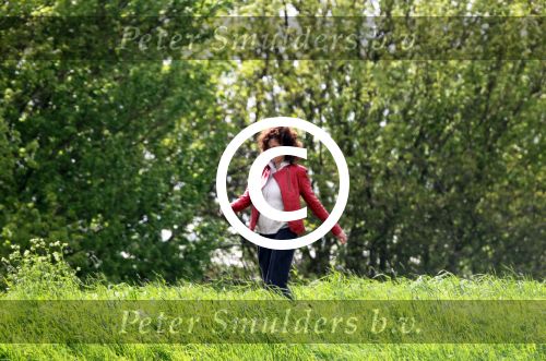 Uitdam 27 april 2012
Katja Schuurman en Thuis Romer hun huis. Katja gaat wandelen op de dijk in Uitdam.
Peter Smulders bv