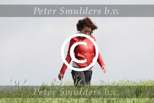 Uitdam 27 april 2012
Katja Schuurman en Thuis Romer hun huis. Katja gaat wandelen op de dijk in Uitdam.
Peter Smulders bv