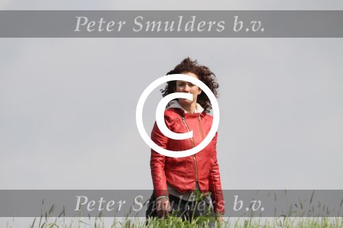 Uitdam 27 april 2012
Katja Schuurman en Thuis Romer hun huis. Katja gaat wandelen op de dijk in Uitdam.
Peter Smulders bv