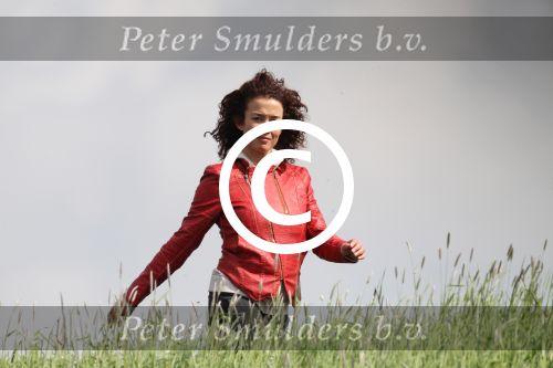 Uitdam 27 april 2012
Katja Schuurman en Thuis Romer hun huis. Katja gaat wandelen op de dijk in Uitdam.
Peter Smulders bv