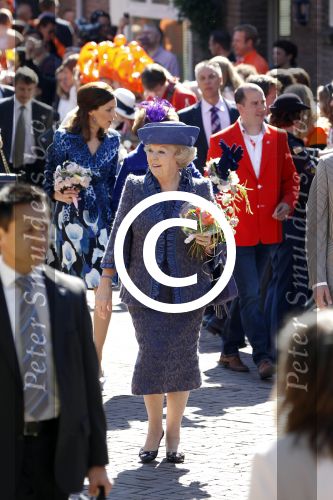 Rhenen en Veenedaal 30 april 2012
Koninginnedag met daarbij aanwezig koningin Beatrix Prins Willem Alexander Prinses Maxima Prins Constantijn Prinses Laurentien Prinses Margrite Prins Maurits Prinses Marilene Prins Bernhard Prinses Annette Prins Pieter Christiaan Prins Floris Prinses Aimee en Pieter v Vollenhoven.
Peter Smulders bv