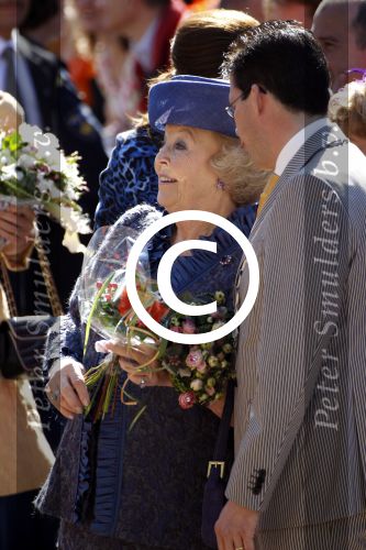 Rhenen en Veenedaal 30 april 2012
Koninginnedag met daarbij aanwezig koningin Beatrix Prins Willem Alexander Prinses Maxima Prins Constantijn Prinses Laurentien Prinses Margrite Prins Maurits Prinses Marilene Prins Bernhard Prinses Annette Prins Pieter Christiaan Prins Floris Prinses Aimee en Pieter v Vollenhoven.
Peter Smulders bv