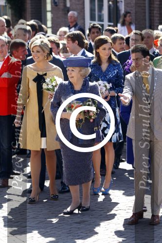 Rhenen en Veenedaal 30 april 2012
Koninginnedag met daarbij aanwezig koningin Beatrix Prins Willem Alexander Prinses Maxima Prins Constantijn Prinses Laurentien Prinses Margrite Prins Maurits Prinses Marilene Prins Bernhard Prinses Annette Prins Pieter Christiaan Prins Floris Prinses Aimee en Pieter v Vollenhoven.
Peter Smulders bv