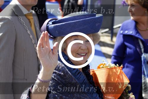 Rhenen en Veenedaal 30 april 2012
Koninginnedag met daarbij aanwezig koningin Beatrix Prins Willem Alexander Prinses Maxima Prins Constantijn Prinses Laurentien Prinses Margrite Prins Maurits Prinses Marilene Prins Bernhard Prinses Annette Prins Pieter Christiaan Prins Floris Prinses Aimee en Pieter v Vollenhoven.
Peter Smulders bv