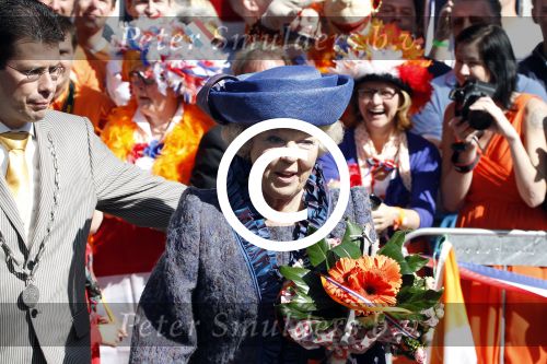 Rhenen en Veenedaal 30 april 2012
Koninginnedag met daarbij aanwezig koningin Beatrix Prins Willem Alexander Prinses Maxima Prins Constantijn Prinses Laurentien Prinses Margrite Prins Maurits Prinses Marilene Prins Bernhard Prinses Annette Prins Pieter Christiaan Prins Floris Prinses Aimee en Pieter v Vollenhoven.
Peter Smulders bv