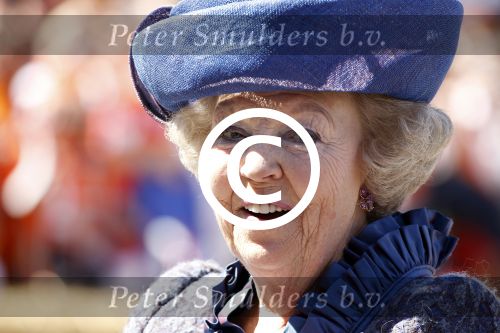 Rhenen en Veenedaal 30 april 2012
Koninginnedag met daarbij aanwezig koningin Beatrix Prins Willem Alexander Prinses Maxima Prins Constantijn Prinses Laurentien Prinses Margrite Prins Maurits Prinses Marilene Prins Bernhard Prinses Annette Prins Pieter Christiaan Prins Floris Prinses Aimee en Pieter v Vollenhoven.
Peter Smulders bv