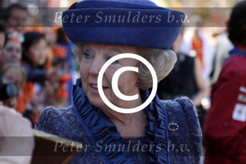 Rhenen en Veenedaal 30 april 2012
Koninginnedag met daarbij aanwezig koningin Beatrix Prins Willem Alexander Prinses Maxima Prins Constantijn Prinses Laurentien Prinses Margrite Prins Maurits Prinses Marilene Prins Bernhard Prinses Annette Prins Pieter Christiaan Prins Floris Prinses Aimee en Pieter v Vollenhoven.
Peter Smulders bv