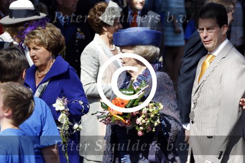 Rhenen en Veenedaal 30 april 2012
Koninginnedag met daarbij aanwezig koningin Beatrix Prins Willem Alexander Prinses Maxima Prins Constantijn Prinses Laurentien Prinses Margrite Prins Maurits Prinses Marilene Prins Bernhard Prinses Annette Prins Pieter Christiaan Prins Floris Prinses Aimee en Pieter v Vollenhoven.
Peter Smulders bv