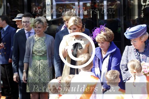 Rhenen en Veenedaal 30 april 2012
Koninginnedag met daarbij aanwezig koningin Beatrix Prins Willem Alexander Prinses Maxima Prins Constantijn Prinses Laurentien Prinses Margrite Prins Maurits Prinses Marilene Prins Bernhard Prinses Annette Prins Pieter Christiaan Prins Floris Prinses Aimee en Pieter v Vollenhoven.
Peter Smulders bv
