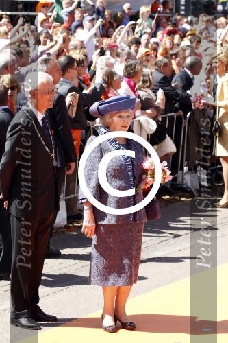 Rhenen en Veenedaal 30 april 2012
Koninginnedag met daarbij aanwezig koningin Beatrix Prins Willem Alexander Prinses Maxima Prins Constantijn Prinses Laurentien Prinses Margrite Prins Maurits Prinses Marilene Prins Bernhard Prinses Annette Prins Pieter Christiaan Prins Floris Prinses Aimee en Pieter v Vollenhoven.
Peter Smulders bv