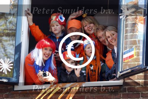 Rhenen en Veenedaal 30 april 2012
Koninginnedag met daarbij aanwezig koningin Beatrix Prins Willem Alexander Prinses Maxima Prins Constantijn Prinses Laurentien Prinses Margrite Prins Maurits Prinses Marilene Prins Bernhard Prinses Annette Prins Pieter Christiaan Prins Floris Prinses Aimee en Pieter v Vollenhoven.
Peter Smulders bv