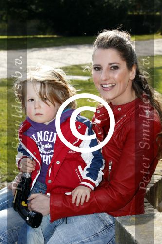 Haarzuilens 25 april 2012
Presentatie expositie trouwjurken van div bn ers waaronder Daphne Deckers, Frans en Mariska Bauer, Thierry Duval en Belinda Meuldijk, Laura Fyji met man Kristel Hoekstra met zoon Linda Wagemakers bij kasteel de Haar.
Peter Smulders bv