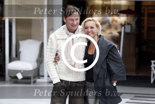 Amsterdam Amstelveen 26 april 2012
Mariska v Kolck en Edgar Peer aan het winkelen bij Riviera Maison op het gelderlandplein.
Peter Smulders bv