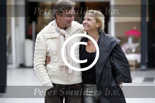 Amsterdam Amstelveen 26 april 2012
Mariska v Kolck en Edgar Peer aan het winkelen bij Riviera Maison op het gelderlandplein.
Peter Smulders bv