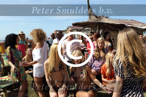 Zandvoort 27 april 2012
Opnames nieuwe video clip Thomas Berge waarin onderande Emile Ratelband en new timeless mee doen .
Opnames zijn bij standtent in Zandvoort.
Peter Smulders bv
