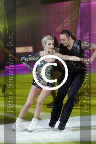 Hilversum 4 maart 2011
Sterren dansen op het ijs van SBDS 6 in studio 22 .Deelnemers zijn Monique Smit Jenny Smit Vivian Reys Babette v Veen Ralf Mackenbach Michael Boogerd en Sieneke Gerard Joling en Nance Coolen presenteren het.
Peter Smulders bv