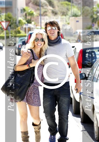 ibiza 6 juni 2011
Vivian Reys met haar nieuwe spaanse vriend .
Peter Smulders bv