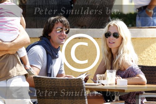 ibiza 6 juni 2011
Vivian Reys met haar nieuwe spaanse vriend .
Peter Smulders bv
