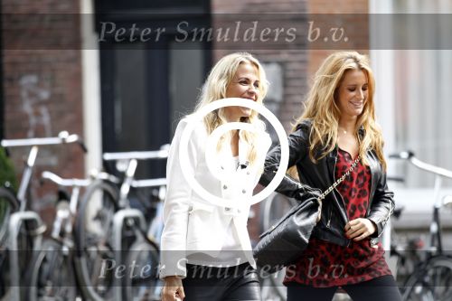 Amsterdam 9 september 2010
Vivian Ewbank tijdens opnames op de cornelis schuytstraat met Chantal Bles.
Peter Smulders bv
