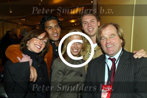 Amsterdam 14 februari 2002

Premiere Circus du Soleil bij Amsterdam Arena

Vivian reys met Jan v Dooren en vrienden

Peter Smulders bv