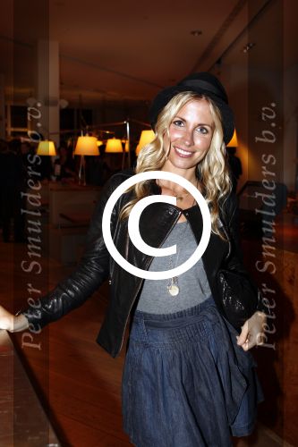 Amsterdam 15 oktober 2008
Jackie it girl in momo in amsterdam. Vivian Ewbank Reys
Peter Smulders bv